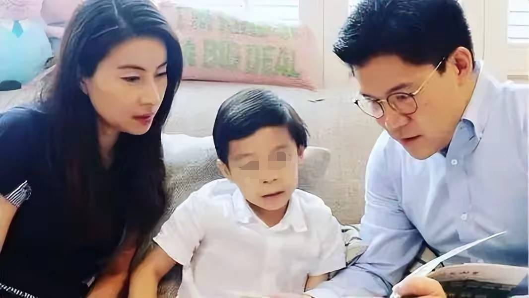 公公吐槽网友却大赞其做法！千亿国际平台郭晶晶育儿遭(图7)